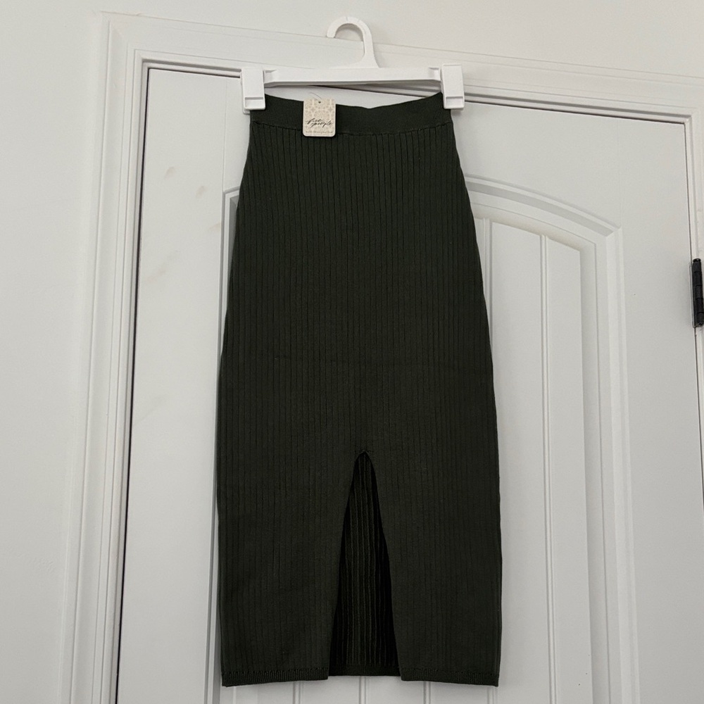 Dark Green XS Free People Skirt. Brand new with tags